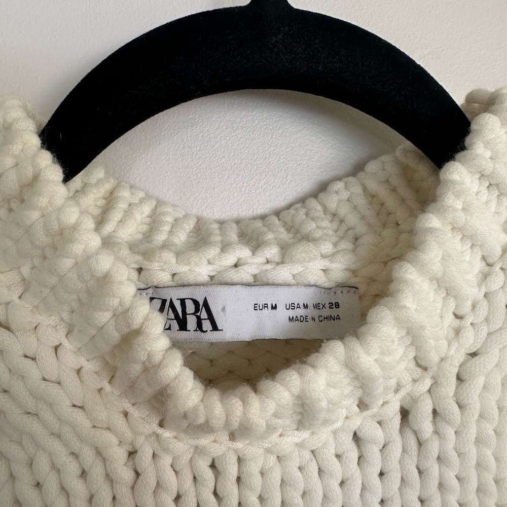 Zara Chunky Knit Sleeveless Sweater Vest Size M EUC - Picture 3 of 5